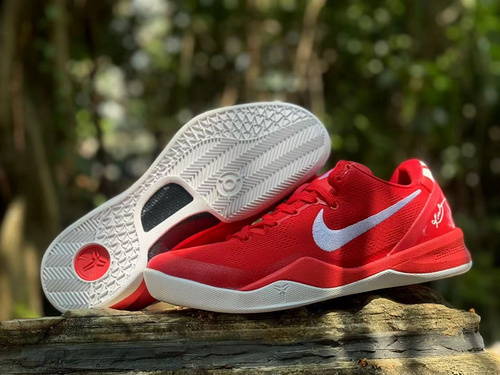 Kobe 8 Universidad Rojo